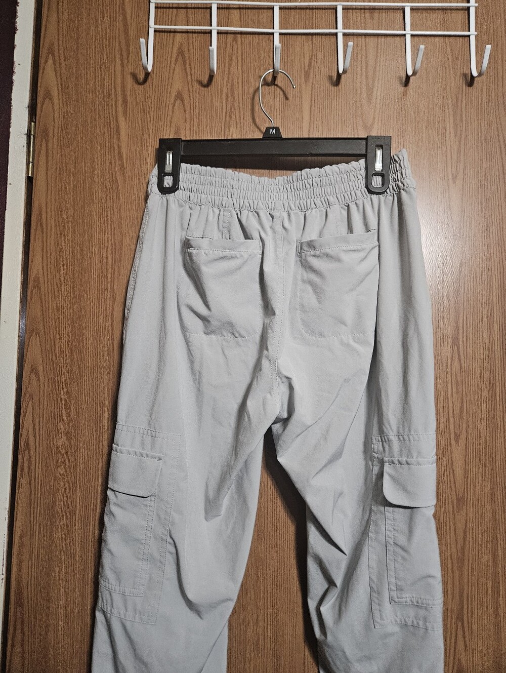Athleta Chelsea Cargo Utility Joggers Size 6Tall Very Light Gray! - Picture 3 of 9